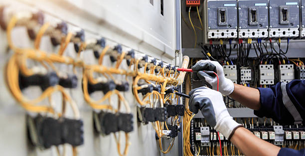 Professional Electrician technician working in Tipton, MO